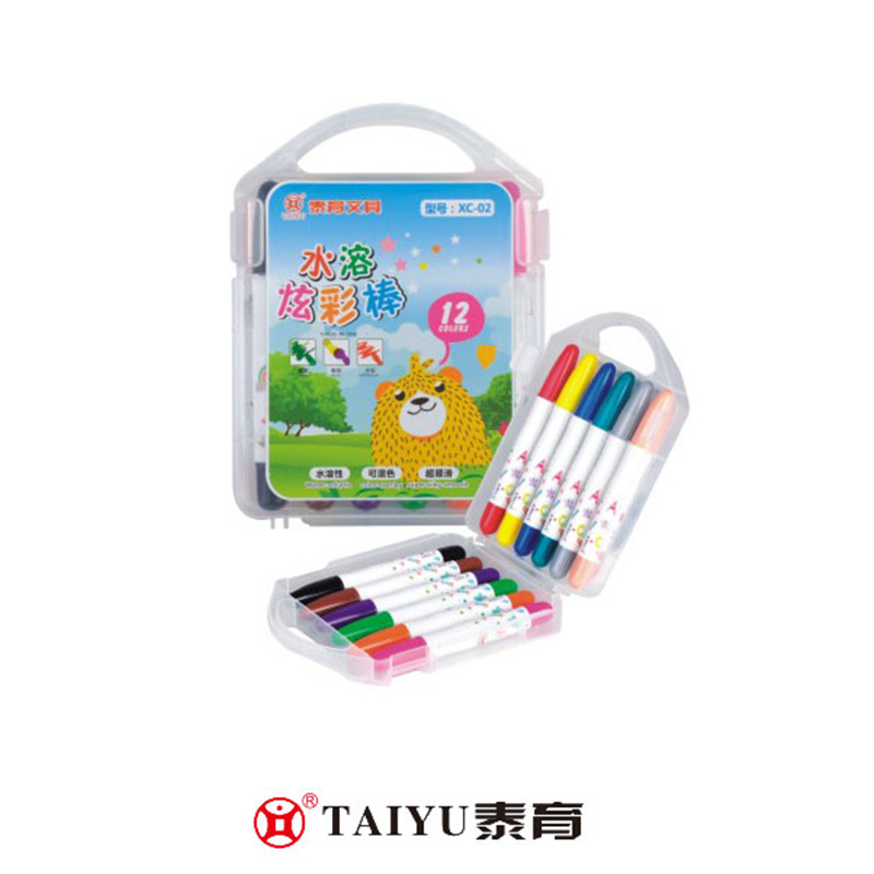 Öğrenciler Pp Kutuda Suda Çözünür Simli Çubuk Crayon-XC 02'de Crayon Kullanıyor